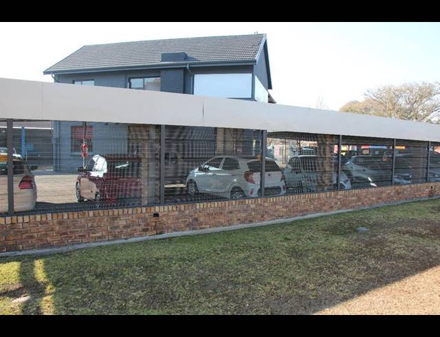 BUSINESS FOR SALE IN SELECTION PARK